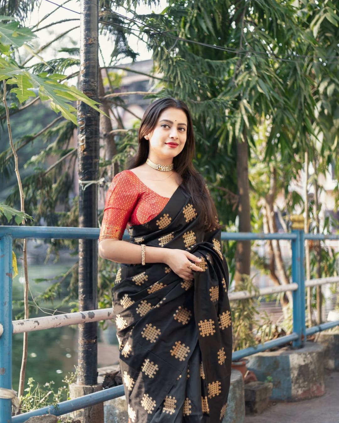 Party Wear BLack Soft Silk Saree With Blouse Piece