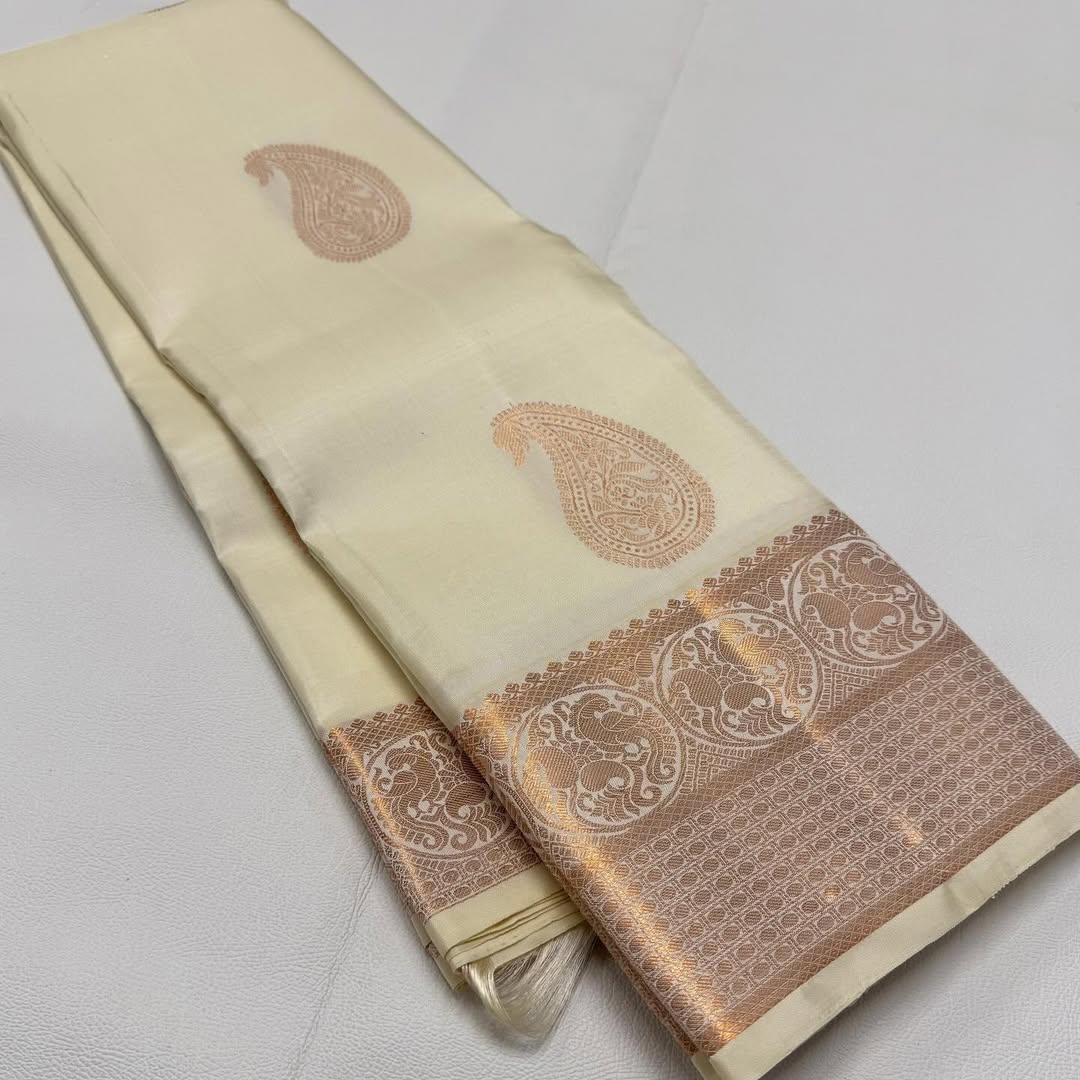 Ideal White Banarasi Soft Silk Saree With Blouse Piece