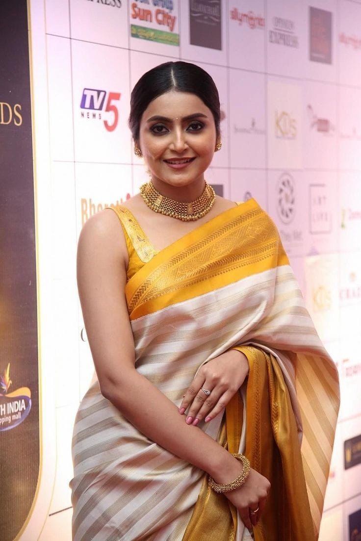 Awesome Yellow Banarasi Soft Silk Saree With Blouse Piece