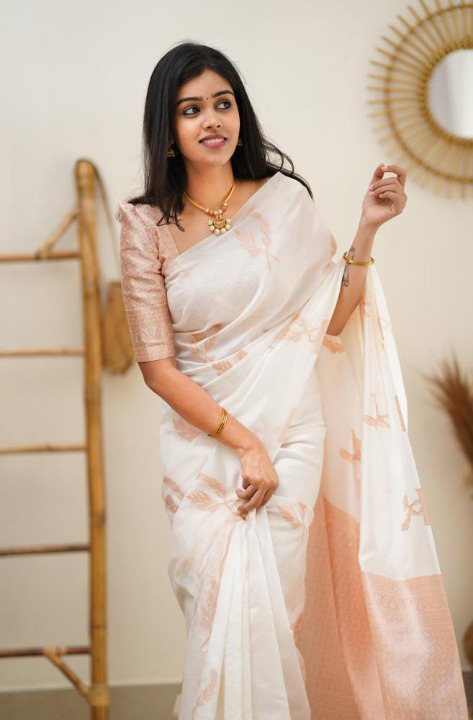 Elegant White Soft Banarasi Silk Saree With Blouse Piece