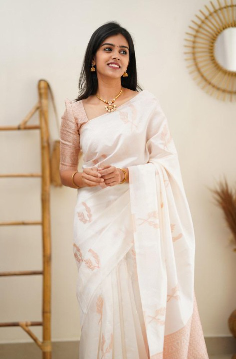 Elegant White Soft Banarasi Silk Saree With Blouse Piece