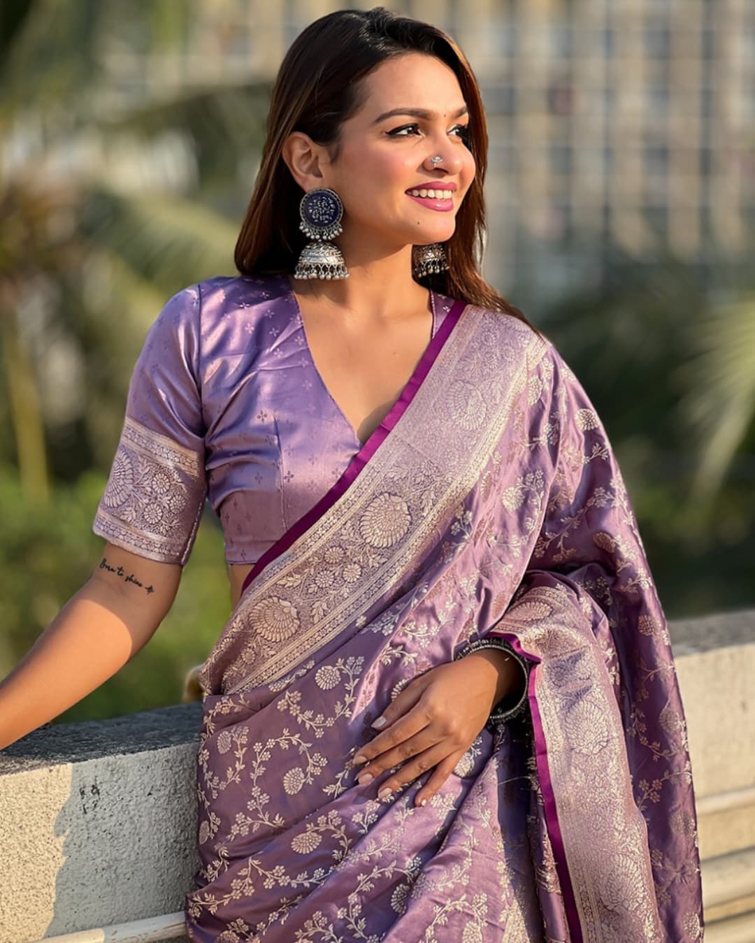 Inspiring Lavender Banarasi Soft Silk Saree With Blouse Piece