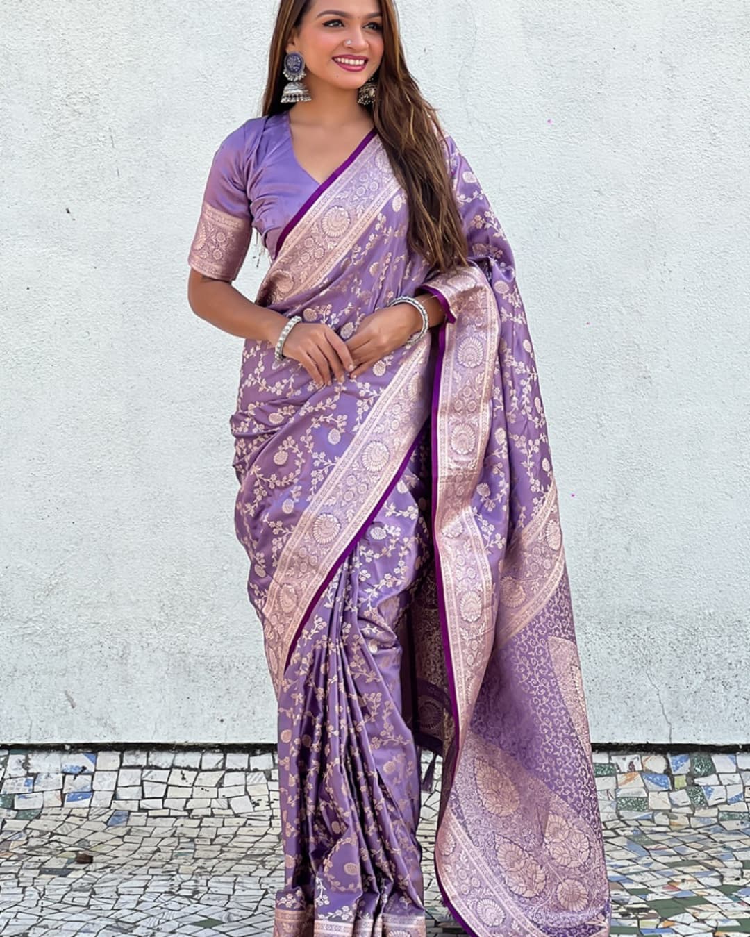 Inspiring Lavender Banarasi Soft Silk Saree With Blouse Piece
