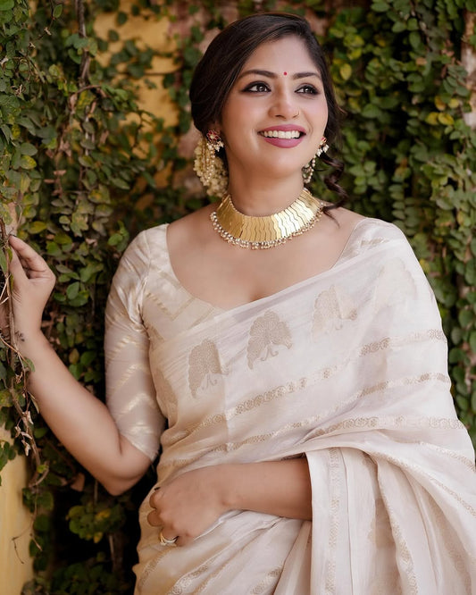 Arresting White Banarasi Soft Silk Saree With Blouse Piece