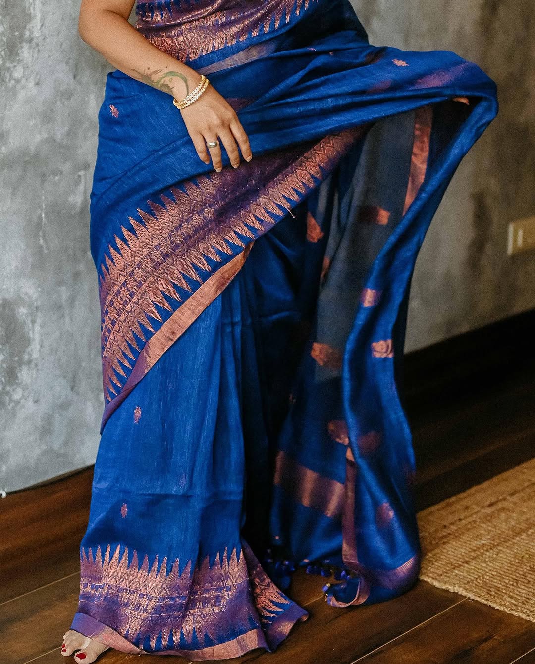 Adorable Blue Cotton Silk Saree With Blouse Piece