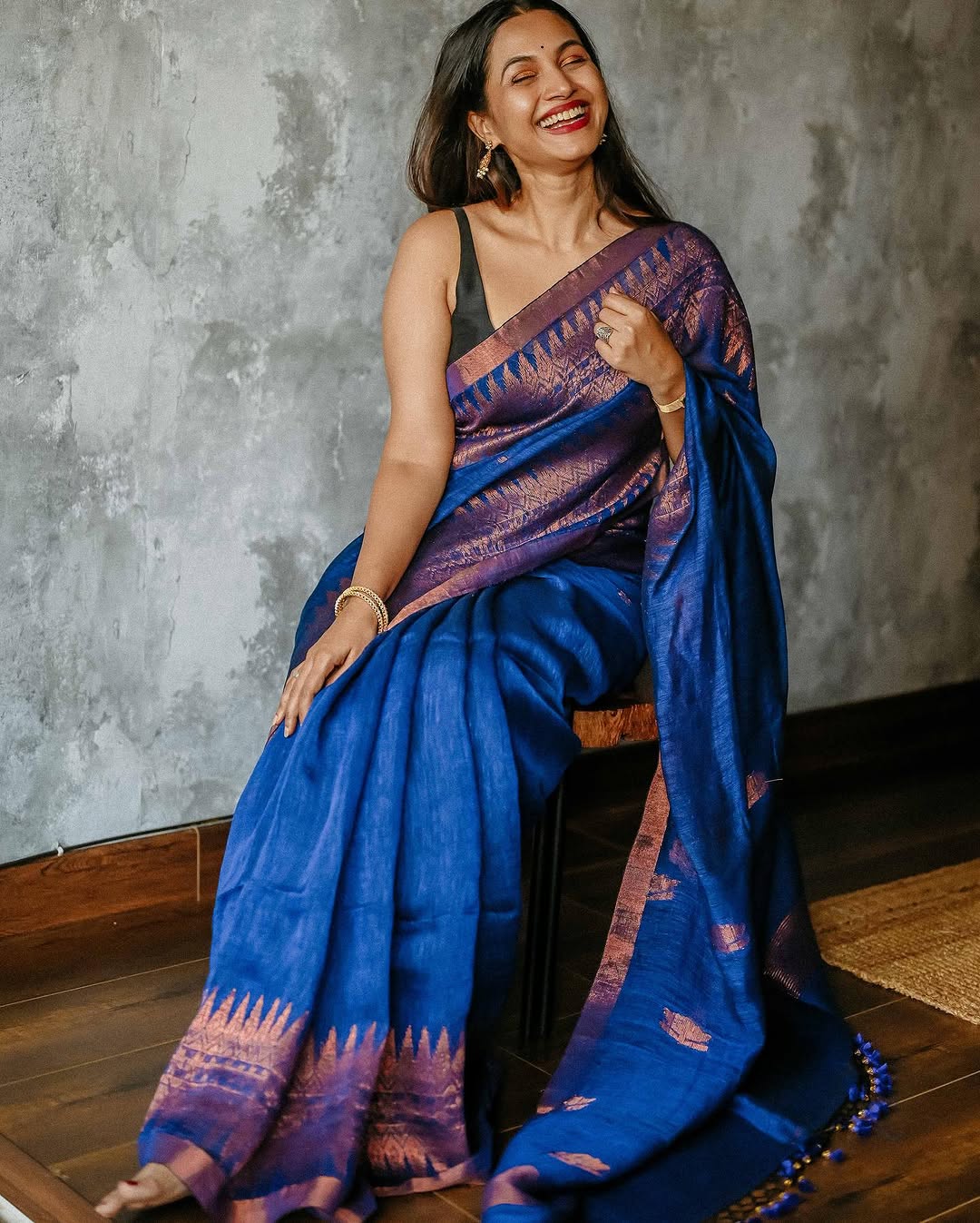 Adorable Blue Cotton Silk Saree With Blouse Piece