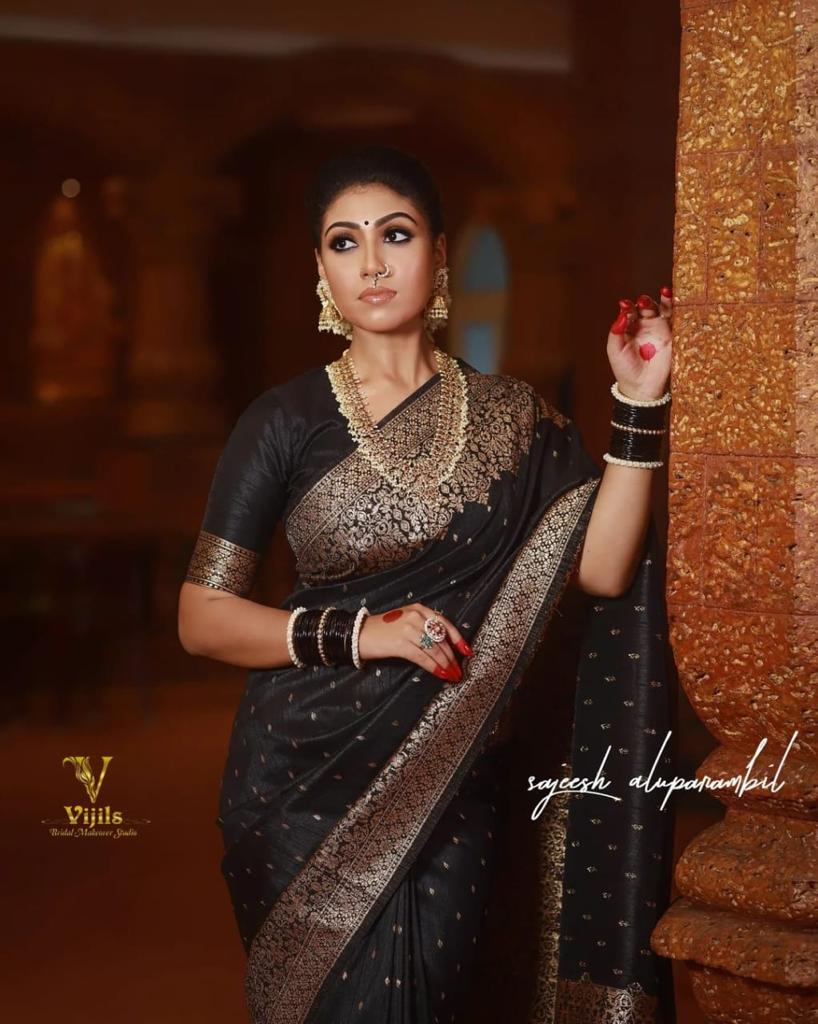 Black Color Banarasi Soft Silk Saree With Blouse Piece