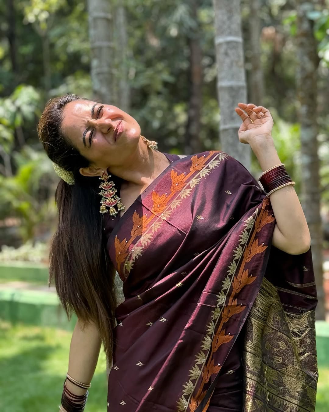 Dashing Brown Soft Banarasi Silk Saree With Blouse Piece
