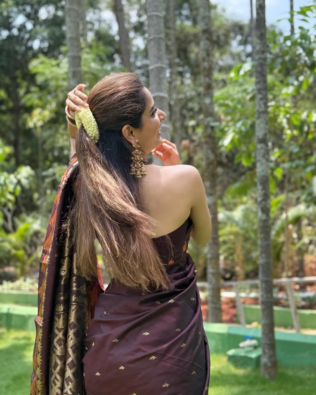 Dashing Brown Soft Banarasi Silk Saree With Blouse Piece