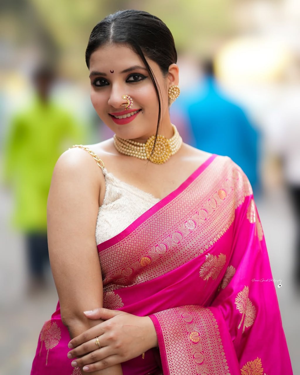 Attreactive Pink Banarasi Soft Silk Saree With Blouse Piece
