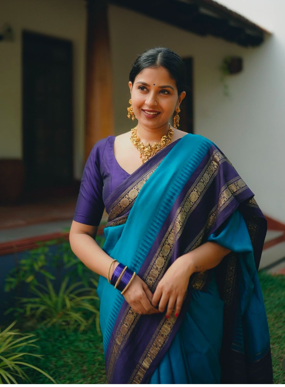 Blue Banarasi Soft Silk Saree With Blouse Piece