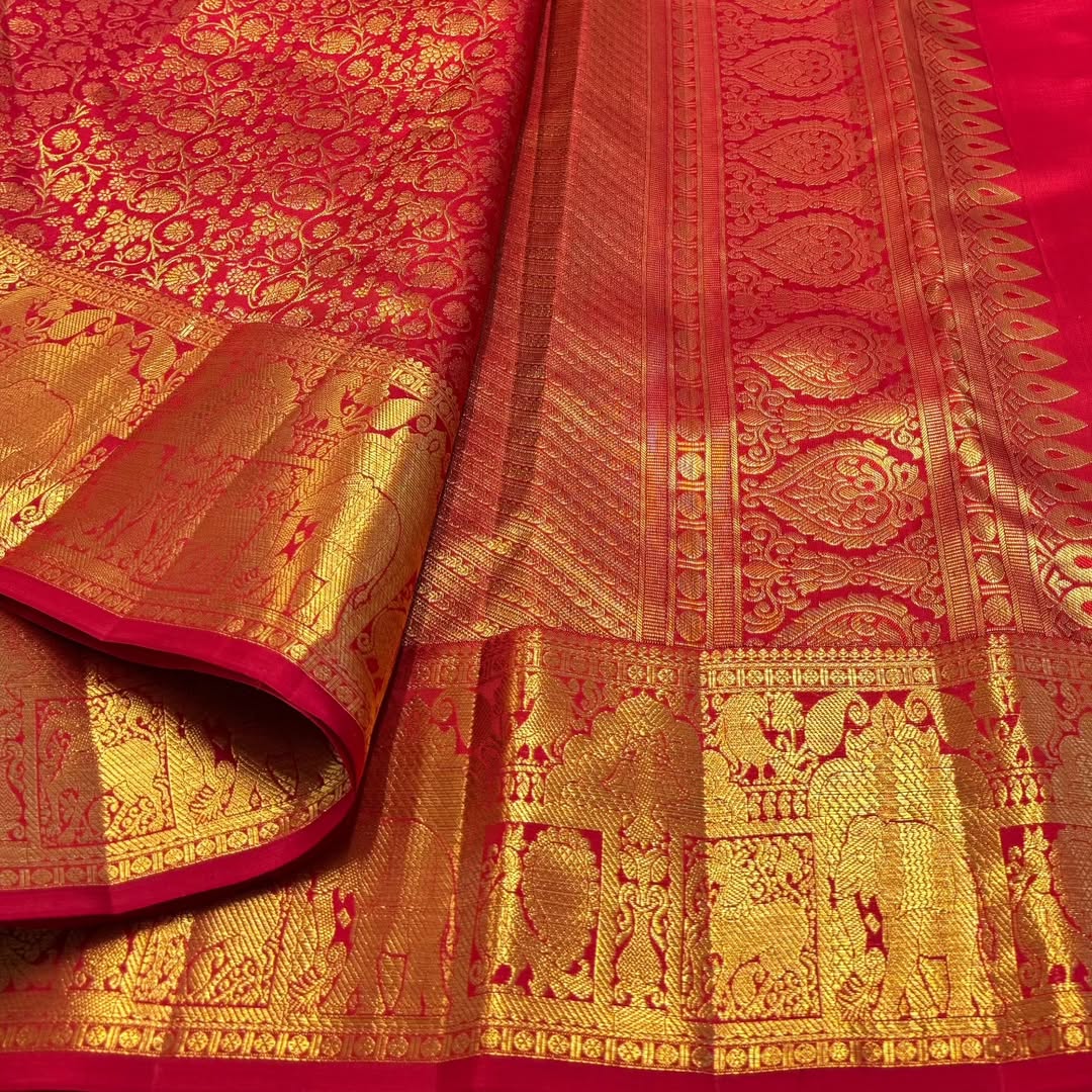 Outstanding Red Banarasi Soft Silk Saree With Blouse Piece