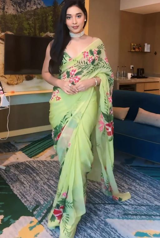 Lovely 1-Minute Ready To Wear Parrot Georgette Saree